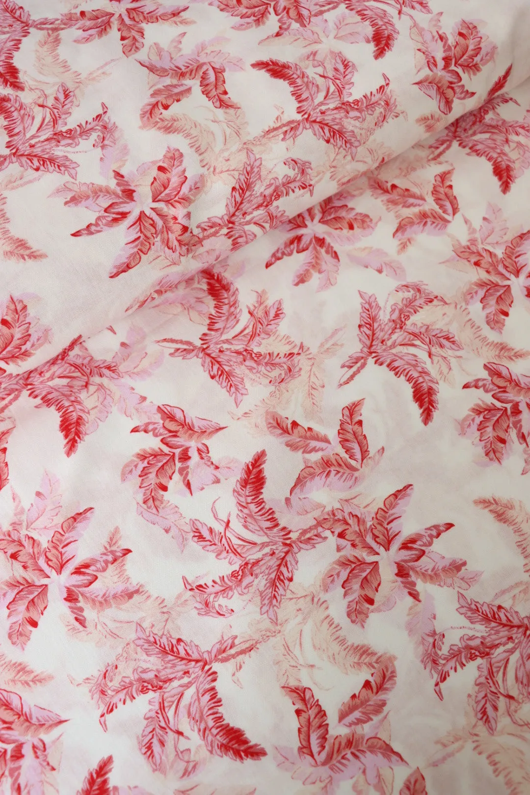 29IN REMNANT; Pink & Red Cottage Floral on Ivory Linen Cotton