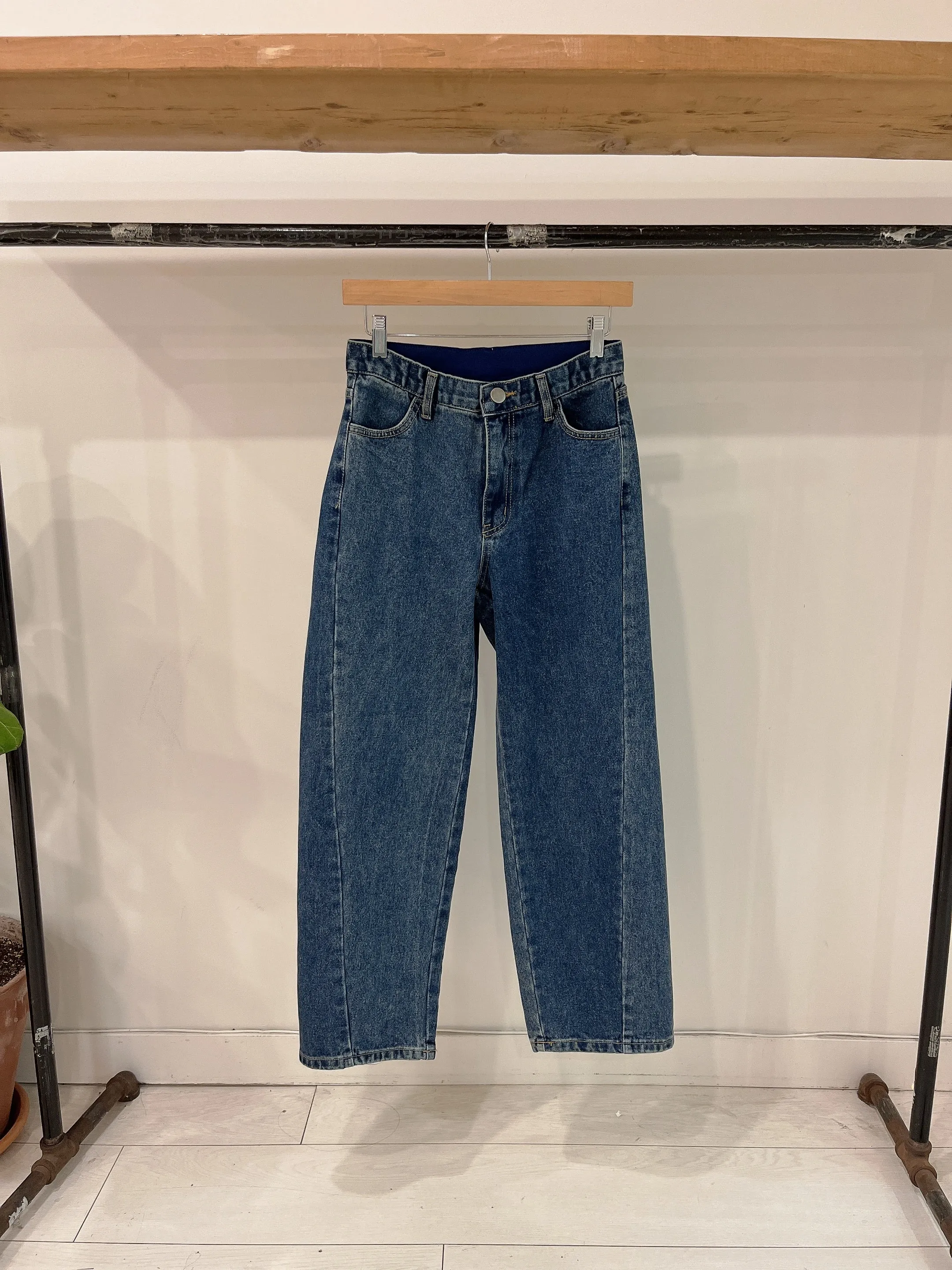 ANGLE Diagonal seam jeans