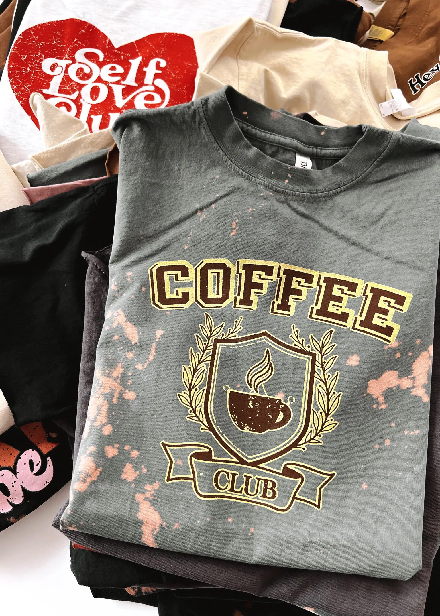 COFFEE CLUB BLEACHED OUT SIDE SLIT TEE