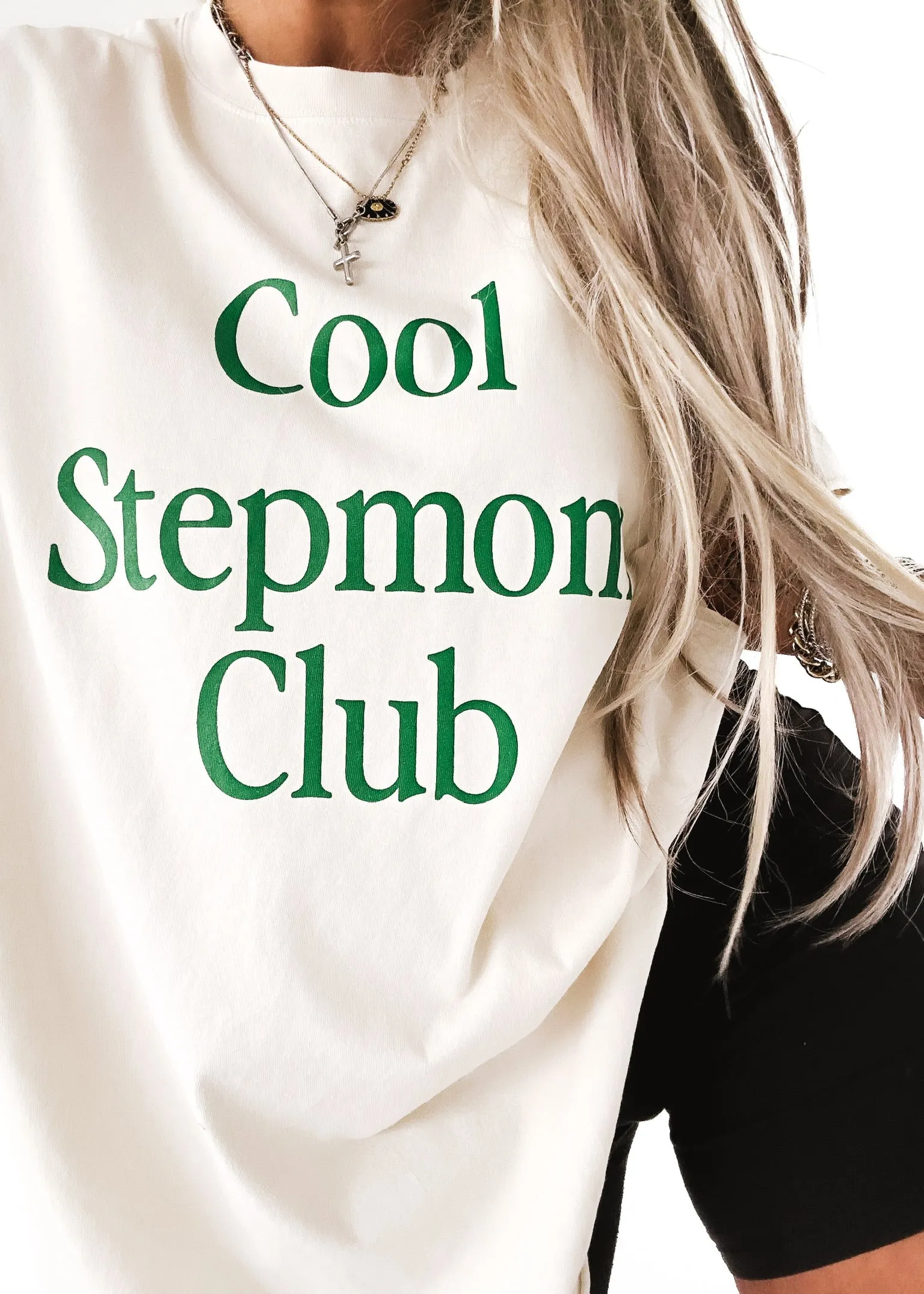 COOL STEPMOMS CLUB SIDE SLIT TEE