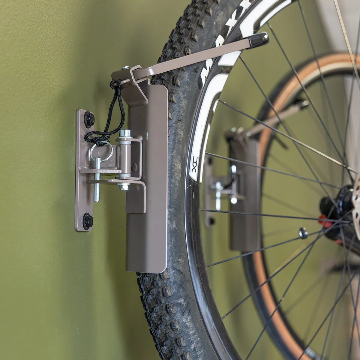 OUTLET | Swivel Mount Bike Storage Rack | 4 Bicycle | Garage Wall Hook | Mud