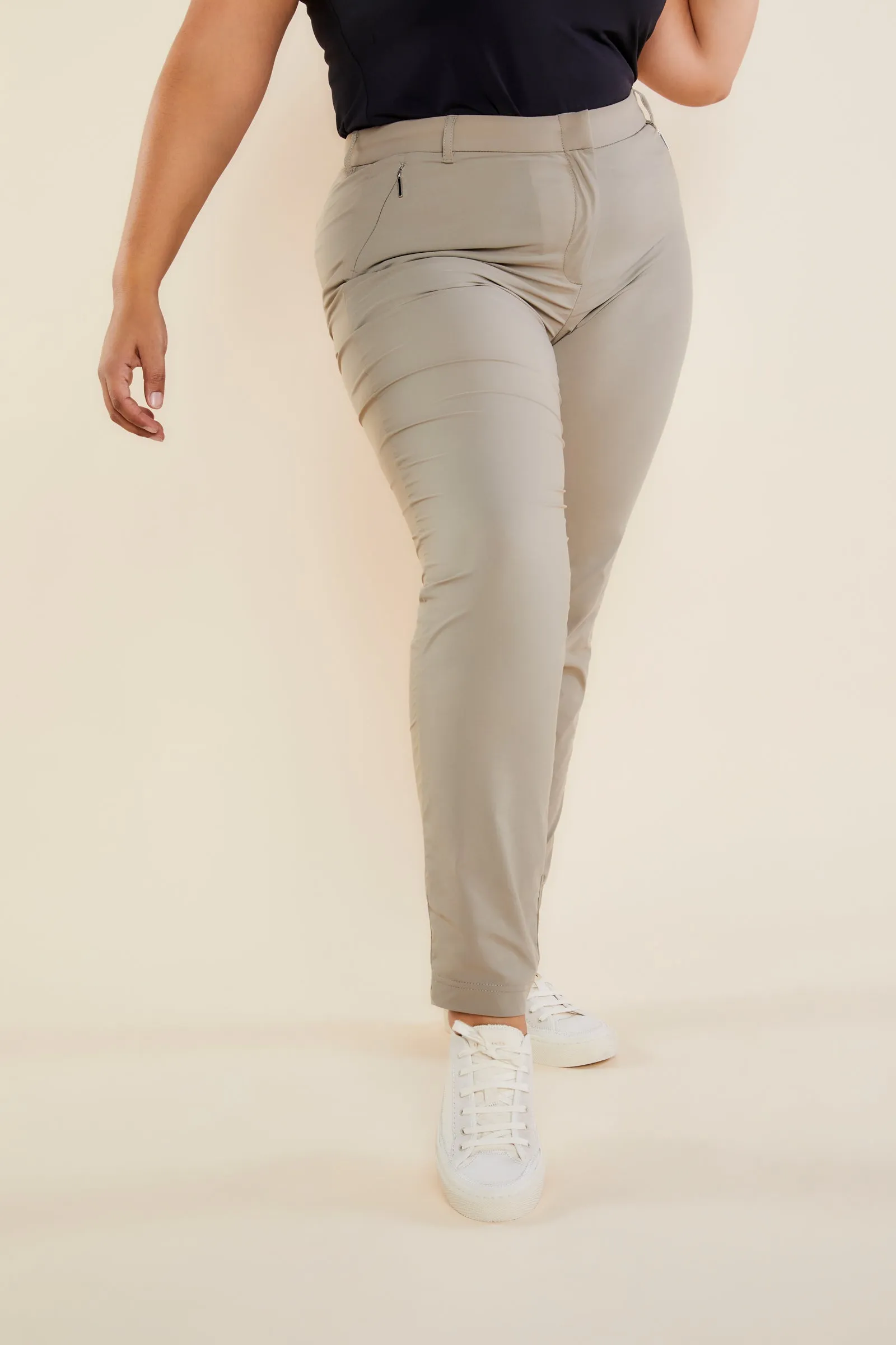 The Thea Curvy Pant